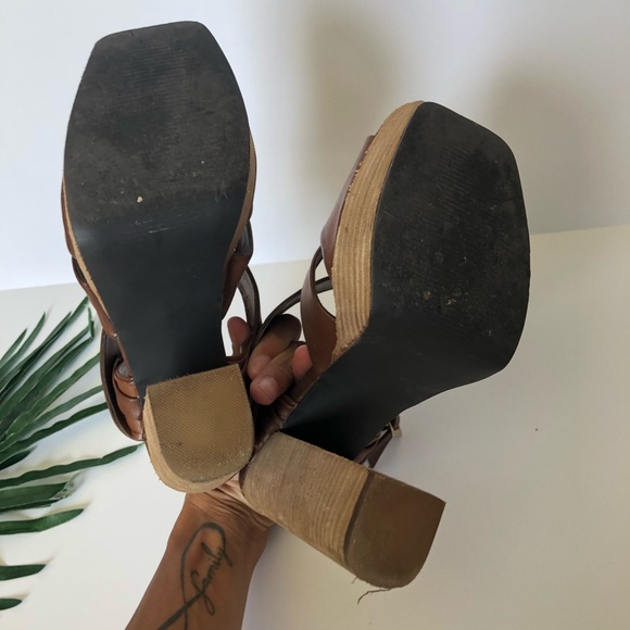 MIA TEARDROP PLATFORM HEEL SANDAL - Picture 6 of 8